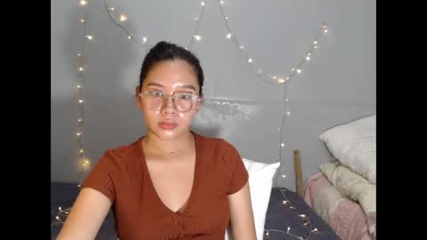 Snapshot of yoursexy_reb chatting on December 17, 4:02 pm yoursexy_reb online show from December 17, 4:02 pm