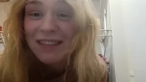 Troubledollxx online show from June 3, 3:09 am
