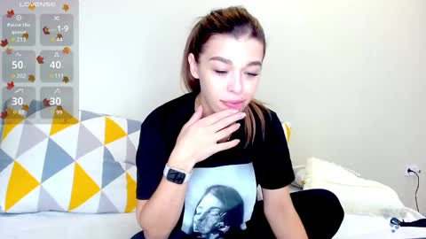 Snapshot of yoursoul_mila chatting on December 4, 11:19 am yoursoul_mila online show from December 4, 11:19 am