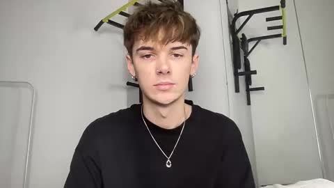 yoursweetyguy online show from December 4, 3:32 pm