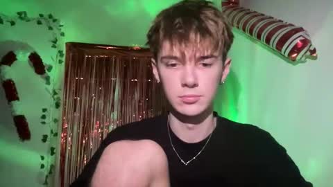 Snapshot of yoursweetyguy chatting on January 9, 2:31 pm yoursweetyguy online show from January 9, 2:31 pm