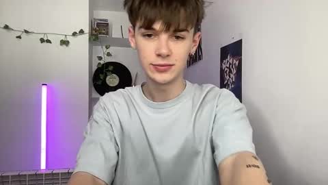 Snapshot of yoursweetyguy chatting on April 17, 3:26 pm yoursweetyguy online show from April 17, 3:26 pm