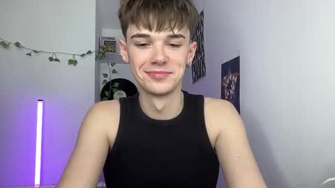 Snapshot of yoursweetyguy chatting on May 13, 10:49 pm yoursweetyguy online show from May 13, 10:49 pm