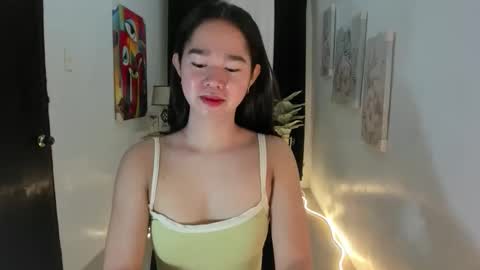 Snapshot of yourtinybunny chatting on October 25, 10:23 am yourtinybunny online show from October 25, 10:23 am