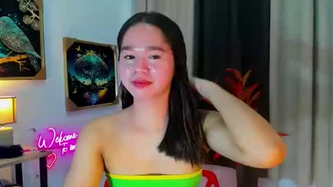 Snapshot of yourtinybunny chatting on November 6, 2:23 am yourtinybunny online show from November 6, 2:23 am