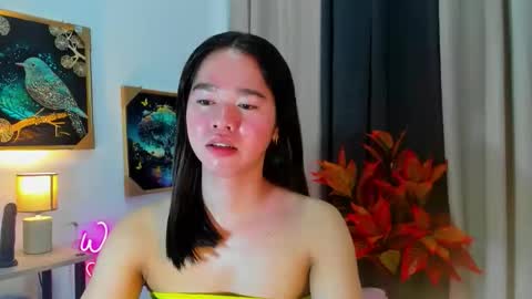 Snapshot of yourtinybunny chatting on November 15, 6:33 am yourtinybunny online show from November 15, 6:33 am