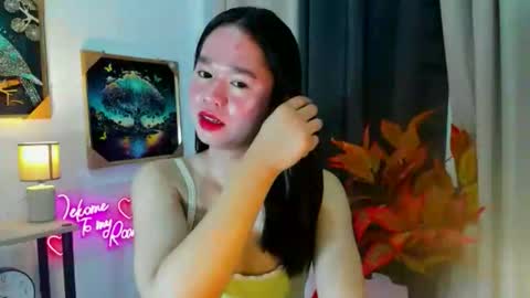 Snapshot of yourtinybunny chatting on December 16, 11:48 am yourtinybunny online show from December 16, 11:48 am