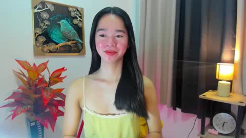 yourtinybunny online show from April 11, 11:14 am