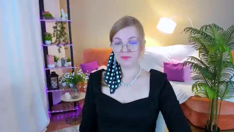 Snapshot of youruniverser chatting on October 8, 5:05 am Alice online show from October 8, 5:05 am