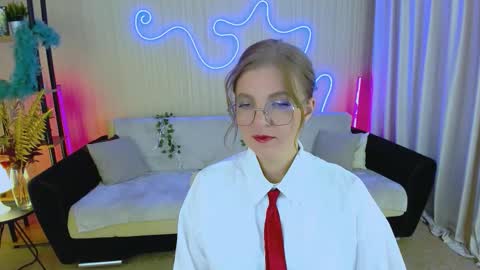 Snapshot of youruniverser chatting on October 13, 1:44 pm Alice online show from October 13, 1:44 pm