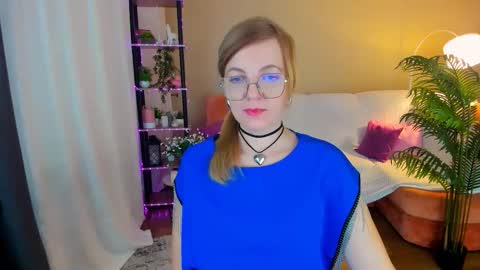 Snapshot of youruniverser chatting on October 16, 4:24 am Alice online show from October 16, 4:24 am