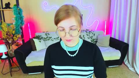 Snapshot of youruniverser chatting on November 20, 4:12 am Alice online show from November 20, 4:12 am