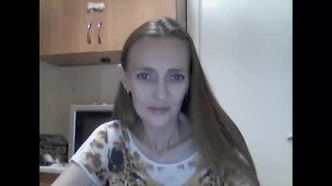 Snapshot of youur_light chatting on November 23, 8:52 pm Youur light online show from November 23, 8:52 pm