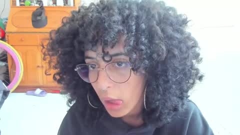 Snapshot of youwishtobeme chatting on February 21, 10:04 pm elizabeth ju online show from February 21, 10:04 pm