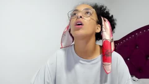 Snapshot of youwishtobeme chatting on March 6, 12:32 am elizabeth ju online show from March 6, 12:32 am