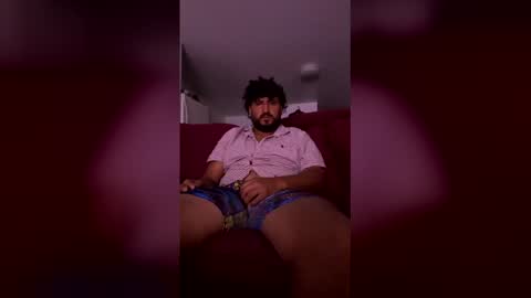 yovngtunafish2 online show from December 14, 9:36 am