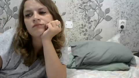 Yoyrgirlxq online show from July 8, 6:18 am
