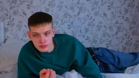 yrshela online show from April 12, 10:37 pm