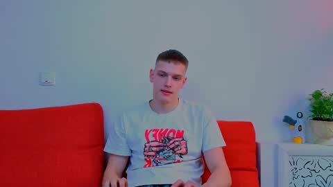 Snapshot of yrshela chatting on April 23, 6:58 am yrshela online show from April 23, 6:58 am