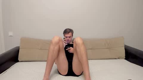 Snapshot of yueslang chatting on October 2, 6:15 pm Yue Lang and Samm online show from October 2, 6:15 pm