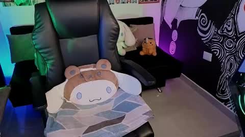    rawr   Anne Independent model      online show from February 4, 2:28 am