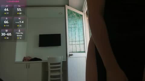 Snapshot of yuki_mii chatting on December 2, 1:00 am Yuki online show from December 2, 1:00 am