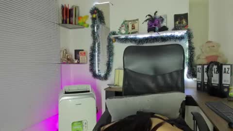 Yukio Davis  online show from December 6, 4:47 am