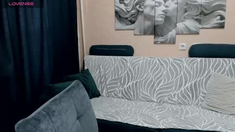 YukiShine online show from April 13, 11:27 am