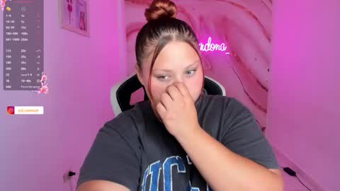 Yuliet online show from March 25, 5:52 pm