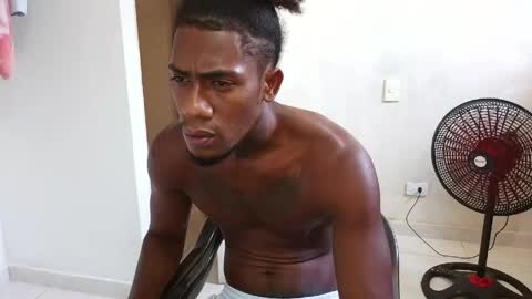 Snapshot of yulian_23 chatting on May 8, 5:29 pm Ivan online show from May 8, 5:29 pm