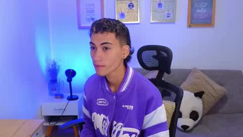 yulian_vasquez online show from December 17, 12:33 pm