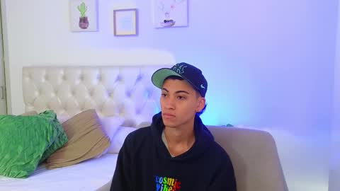 yulian_vasquez online show from February 3, 12:21 pm