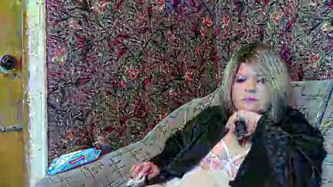 yuliiared online show from April 9, 7:03 am