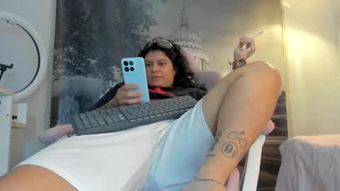 Snapshot of yumandsay chatting on October 10, 6:51 pm Snowflake online show from October 10, 6:51 pm