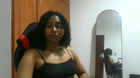 yumchocolate777 online show from January 18, 1:42 am