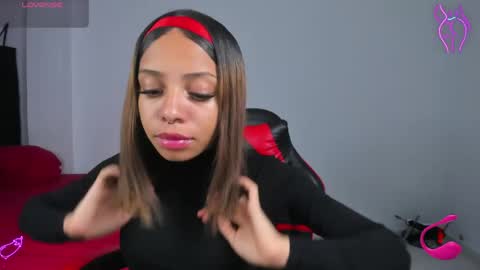 yumi_hanna online show from April 6, 1:36 am