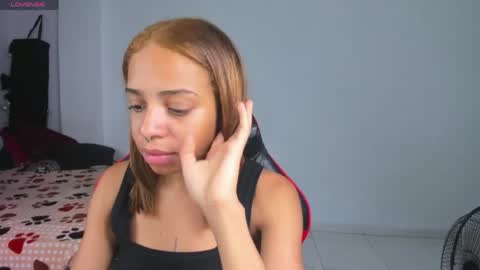 yumi_hanna online show from April 14, 2:50 am