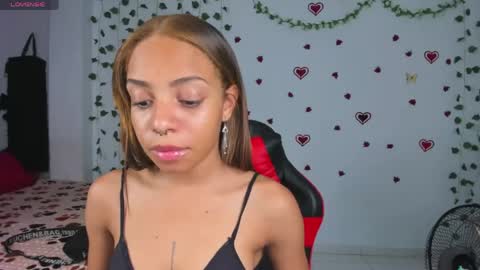 yumi_hanna online show from April 18, 4:49 am