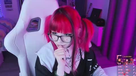 Snapshot of yumi_youkai chatting on November 16, 8:25 pm Yumi 3 online show from November 16, 8:25 pm