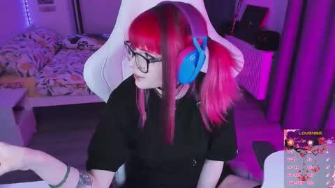 Snapshot of yumi_youkai chatting on December 17, 10:38 pm Yumi 3 online show from December 17, 10:38 pm