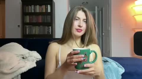 yumiandwolf online show from January 15, 6:22 am