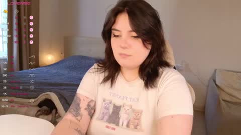 YumemiyaYumi online show from May 31, 3:04 am