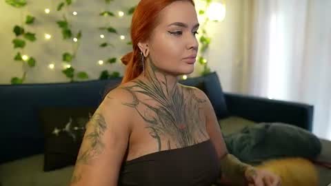 Snapshot of yummy__peach chatting on June 29, 3:02 am Catherine online show from June 29, 3:02 am