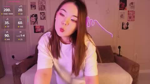 Snapshot of yummy_yuna chatting on November 22, 10:09 pm Yumi online show from November 22, 10:09 pm