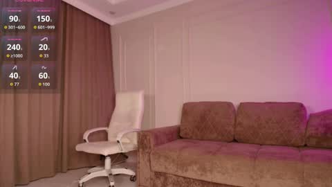Snapshot of yummy_yuna chatting on April 30, 8:57 pm Yumi online show from April 30, 8:57 pm