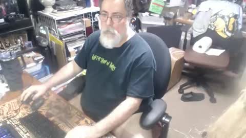 Snapshot of yummyflguy chatting on May 18, 6:25 pm yummyflguy online show from May 18, 6:25 pm