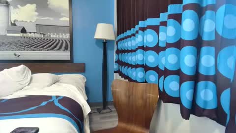 Snapshot of yungbul1 chatting on December 1, 9:31 pm yungbul1 online show from December 1, 9:31 pm