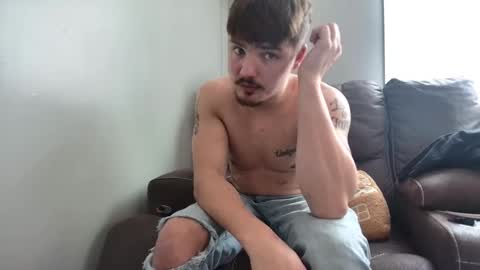 Snapshot of yungbul1 chatting on December 4, 7:22 pm yungbul1 online show from December 4, 7:22 pm