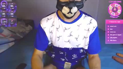 Snapshot of yuniorb chatting on October 19, 3:51 am the puppy boy online show from October 19, 3:51 am