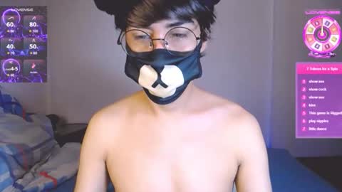 Snapshot of yuniorb chatting on October 29, 3:53 am the puppy boy online show from October 29, 3:53 am